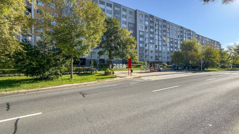 Čínska - pekný 3 izbový DRUŽSTEVNÝ byt , 80,5 m² + loggia. Kúpou voľný