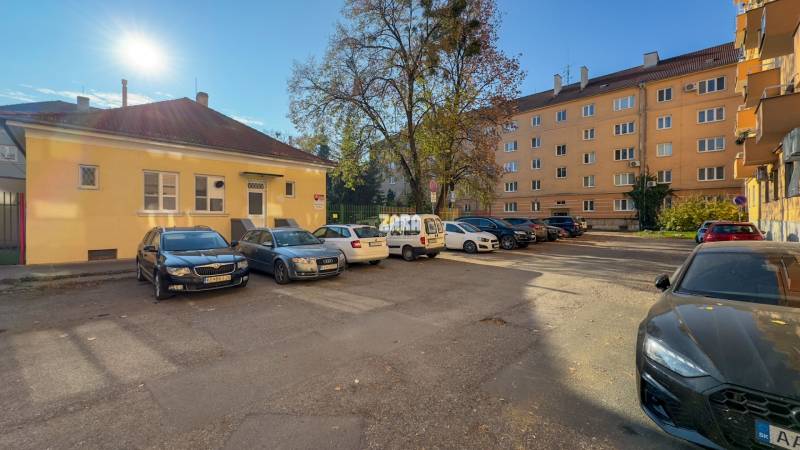 Staré Mesto - krásny 3 izbový TEHLOVÝ byt ul. Park Angelinum, 105 m²